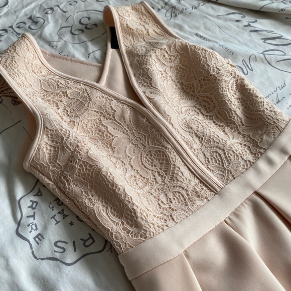 Dynamite blush pink dress. New with tags. Size XS - Picture 3 of 8